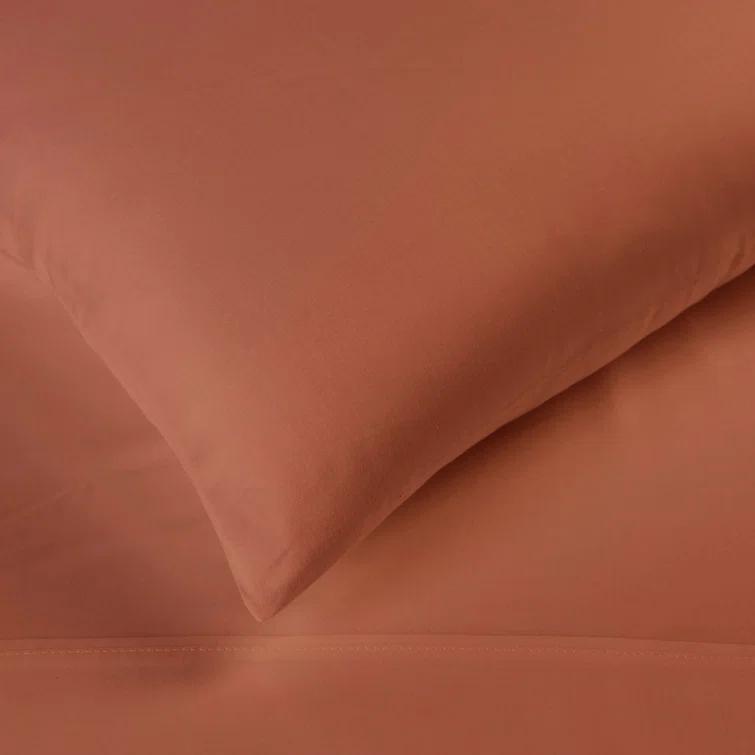 Superior Egyptian Cotton 300 Thread Count Solid Pillowcases (Set of 2)