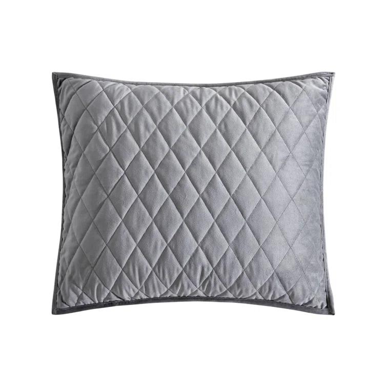 Vera Wang Vera Wang Diamond Velvet Quilt Set