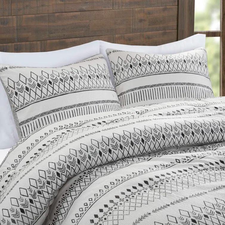 Madison Park Fraser 5 Piece Printed Seersucker Comforter Set with Throw Pillows