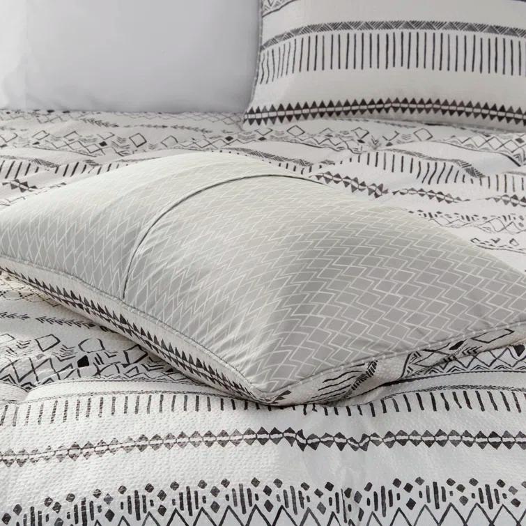 Madison Park Fraser 5 Piece Printed Seersucker Comforter Set with Throw Pillows