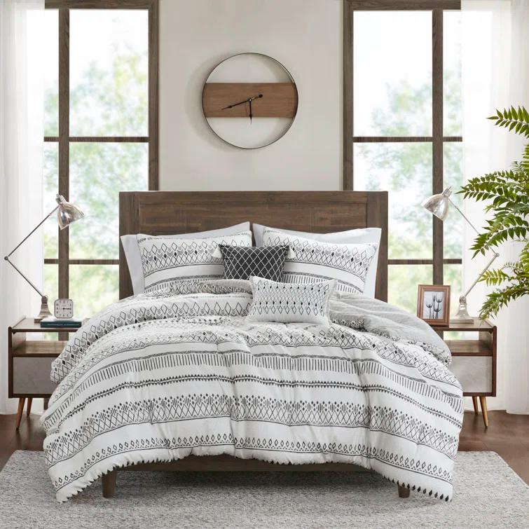 Madison Park Fraser 5 Piece Printed Seersucker Comforter Set with Throw Pillows
