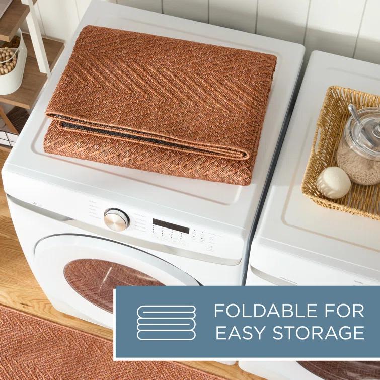 TOWN & COUNTRY BASICS Pax Herringbone Textured Solid Machine Washable Area Rug Rust