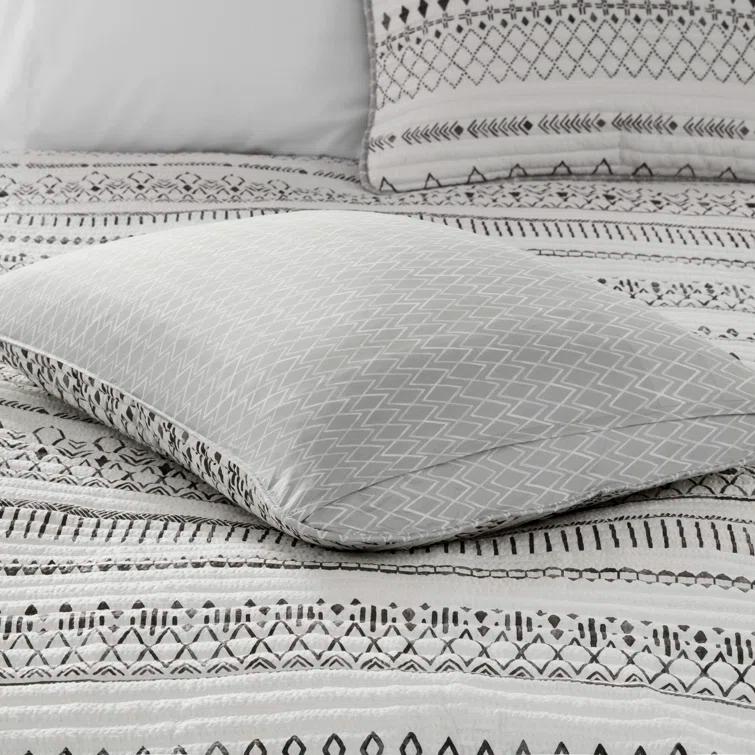 Madison Park Fraser 3 Piece Printed Seersucker Quilt Set