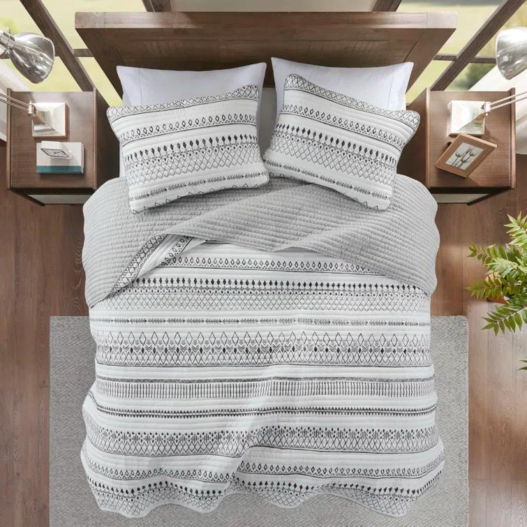 Madison Park Fraser 3 Piece Printed Seersucker Quilt Set