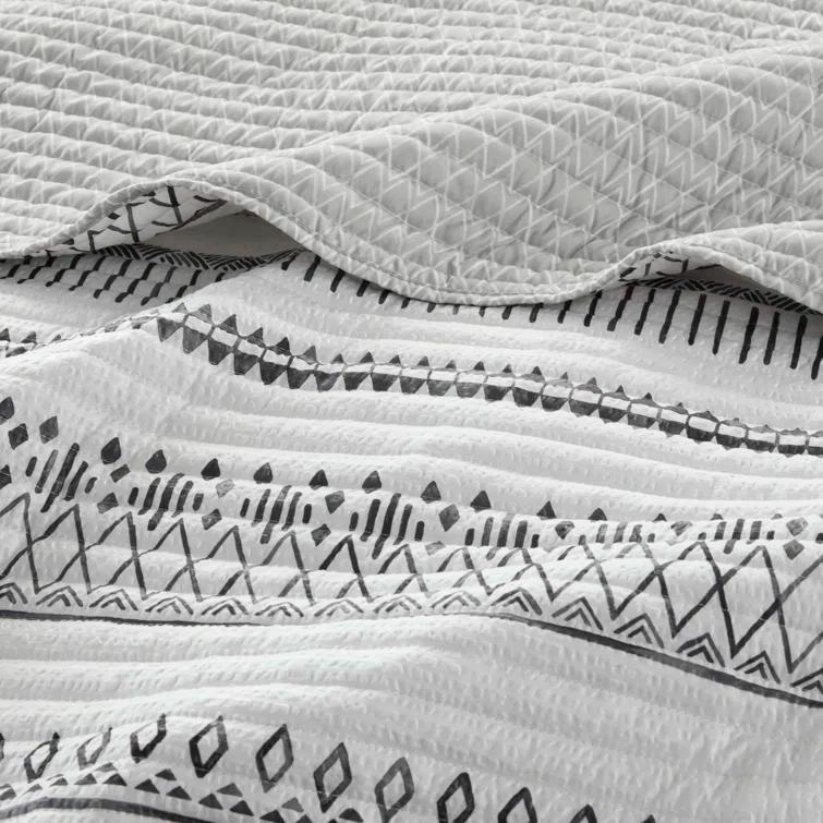 Madison Park Fraser 3 Piece Printed Seersucker Quilt Set