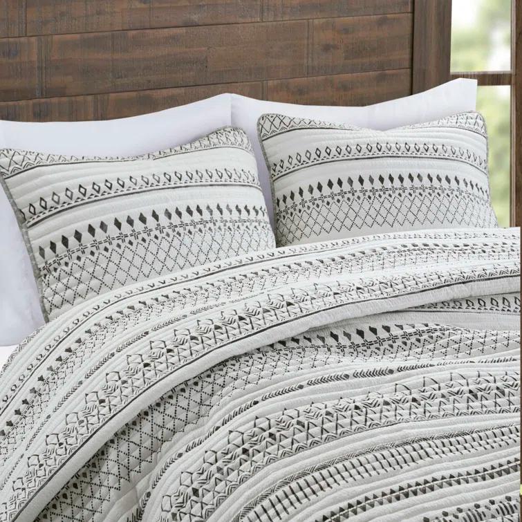 Madison Park Fraser 3 Piece Printed Seersucker Quilt Set