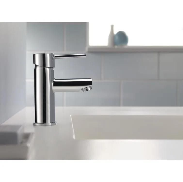 Trinsic Single Hole Bathroom Faucet with Drain Assembly, Single Handle Bathroom Sink Faucet