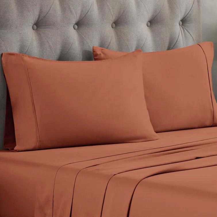 Superior Egyptian Cotton 300 Thread Count Solid Pillowcases (Set of 2)