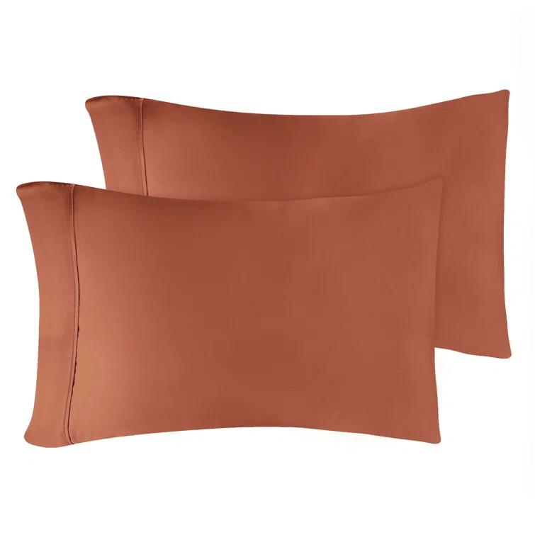 Superior Egyptian Cotton 300 Thread Count Solid Pillowcases (Set of 2)