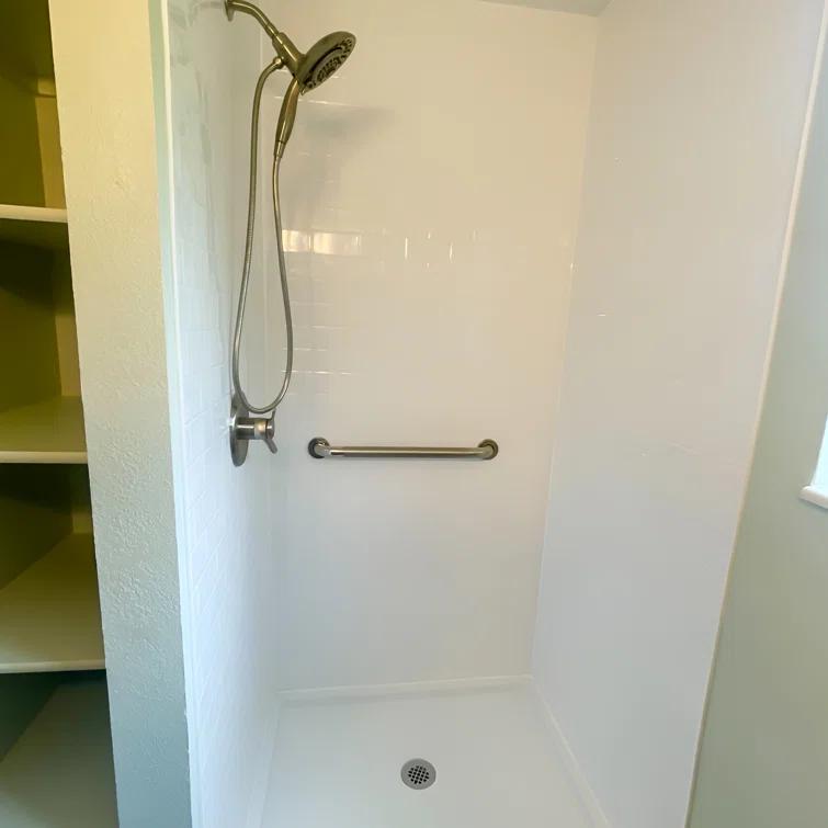 Subway Tile - Mirroflex - Tub and Shower Wall Panel - Gloss White