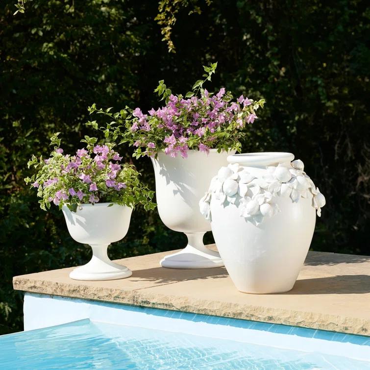 Global Views Villa Limone Urn-Matte White