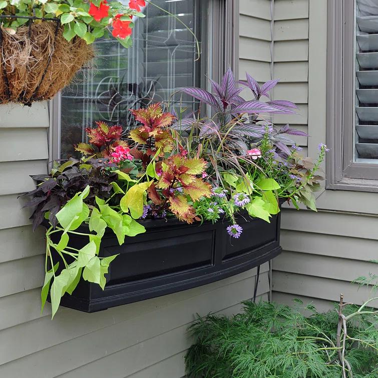 Nantucket Resin Window Box with Water Reservoir