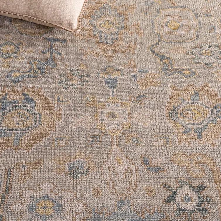 Safavieh Samarkand Hand Knotted Wool/Cotton Oriental Rug in Gold/Gray