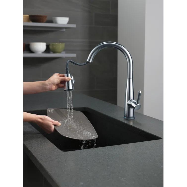 Essa Pull Down Single Handle Kitchen Faucet with MagnaTite Docking and Touch2O Technology
