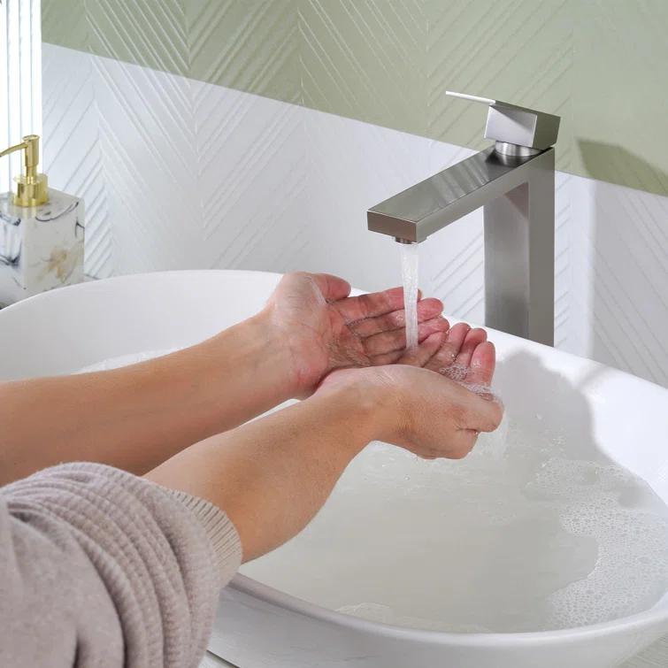 High Arc Single Handle Single Hole Bathroom Faucet With Drain Kit