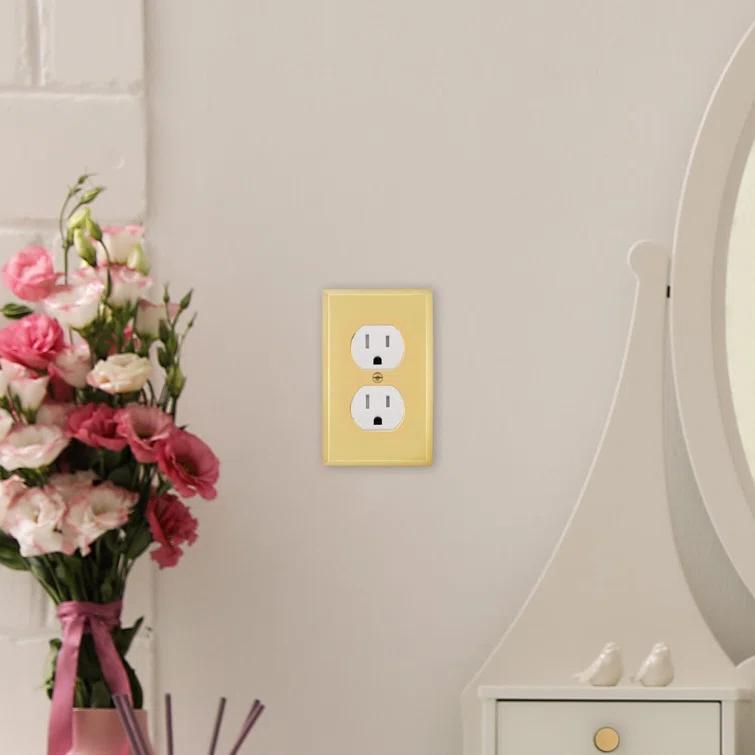 New York 1-Gang Duplex Outlet Wall Plate