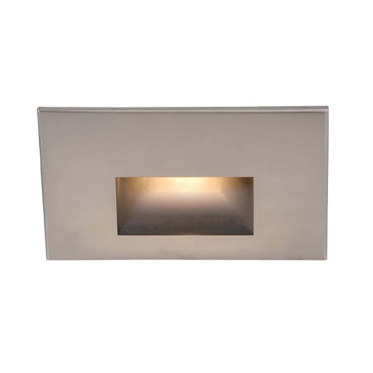 LEDme 120V Integrated LED Horizontal Step and Wall Light