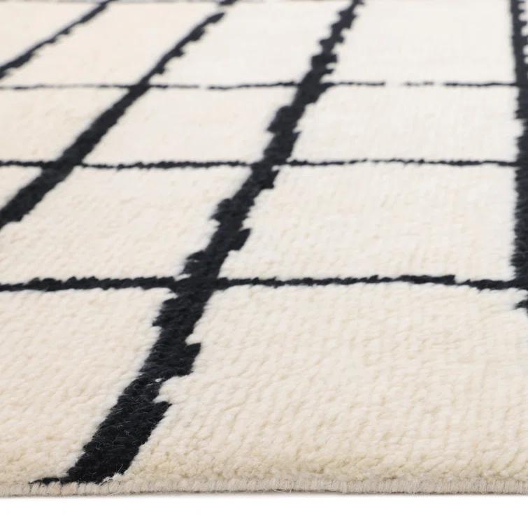 Hoxton Ivory/Black Rug