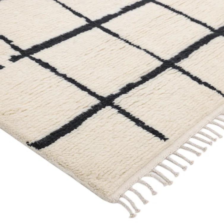 Hoxton Ivory/Black Rug