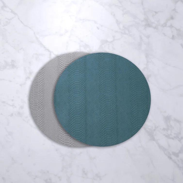 Beatriz Ball Vida Plastic / Acrylic Animal Print Round Placemat (Set of 4)