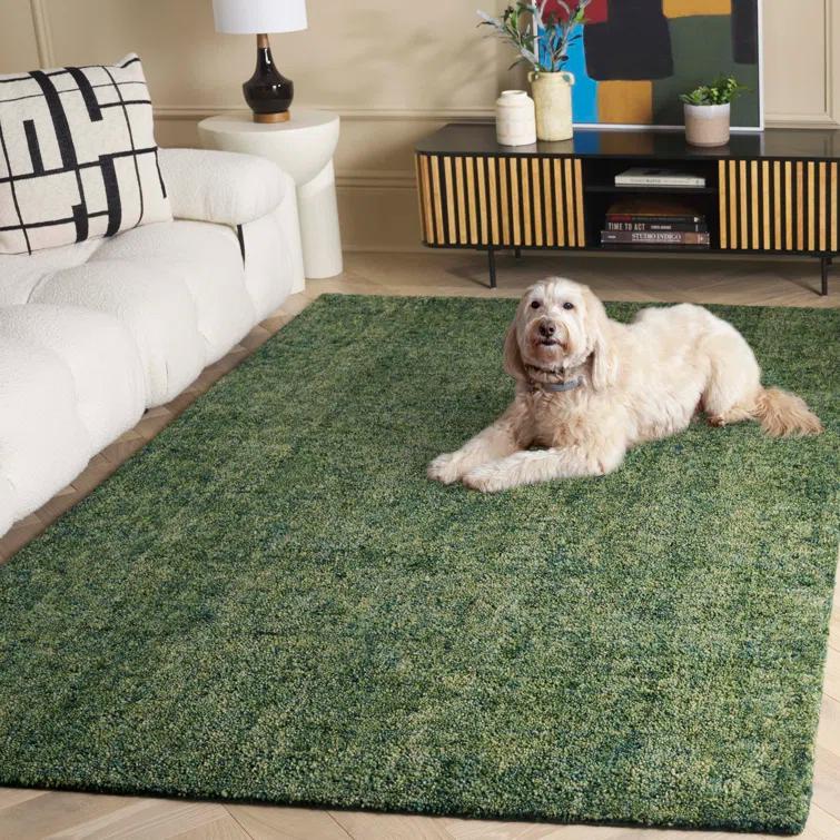 Handmade Green Wool and Synthetic 8' x 10' Area Rug