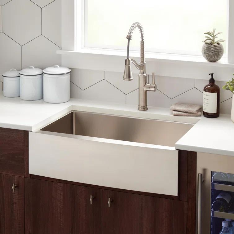 Fournier 33" L Farmhouse / Apron Kitchen Sink