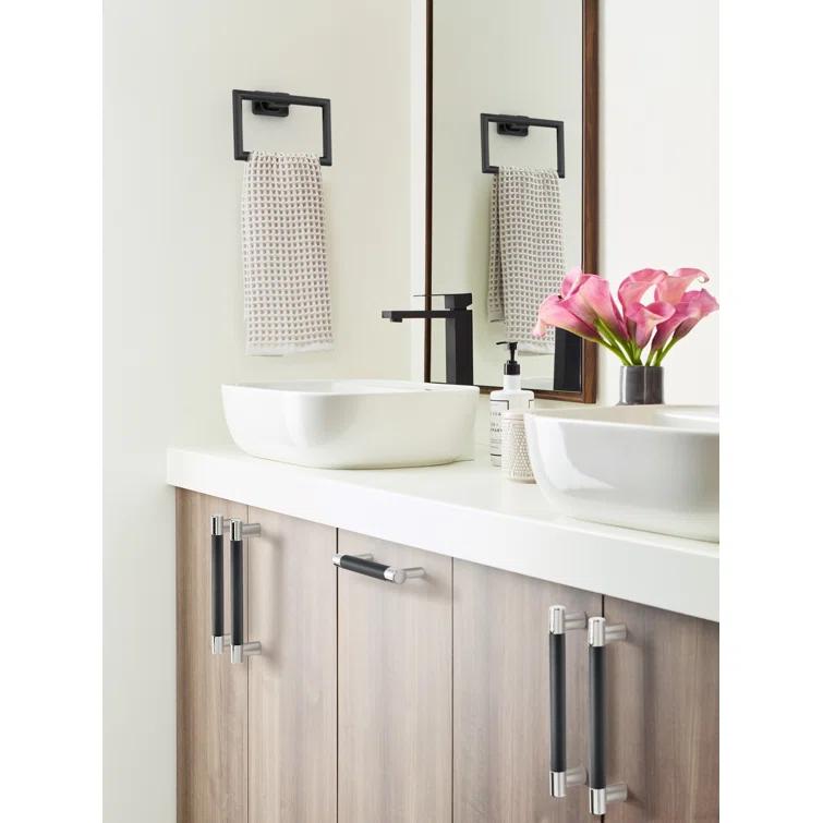 Bronx Closed Towel Ring
