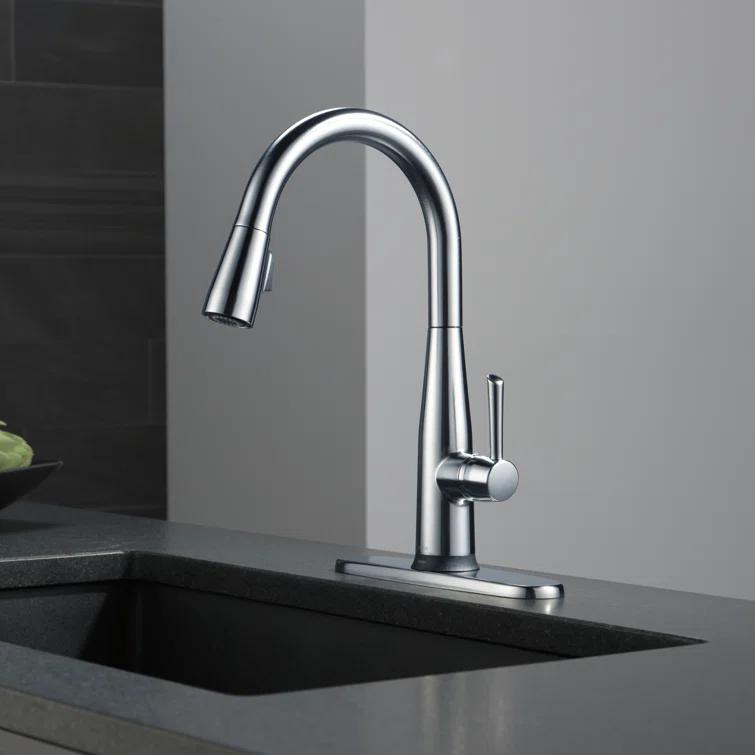 Essa Pull Down Single Handle Kitchen Faucet with MagnaTite Docking and Touch2O Technology
