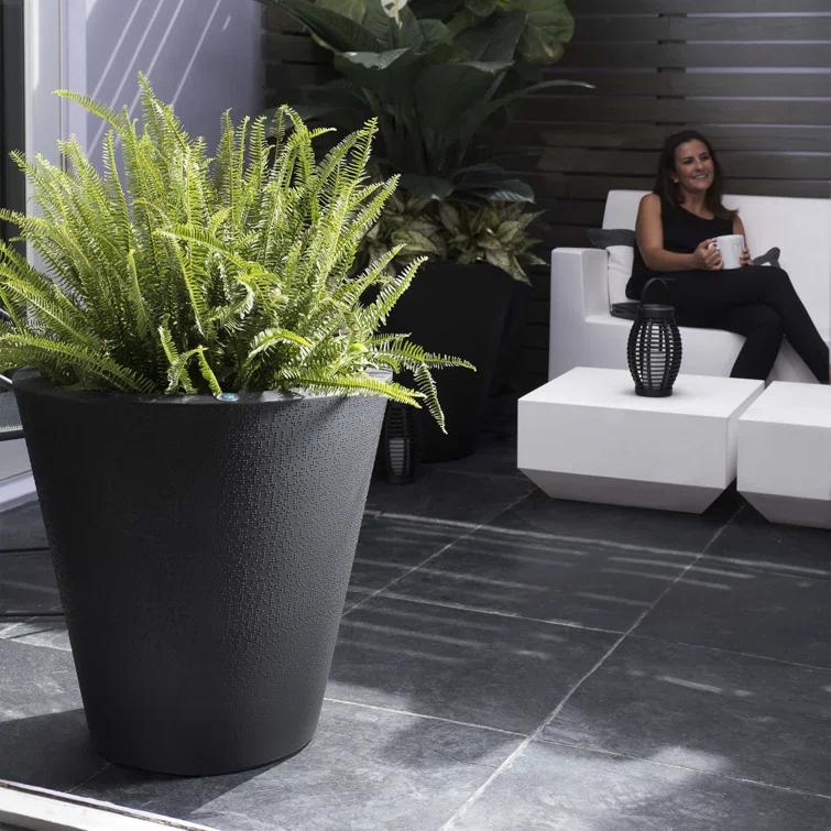 Crescent Garden Dot Planter Pot