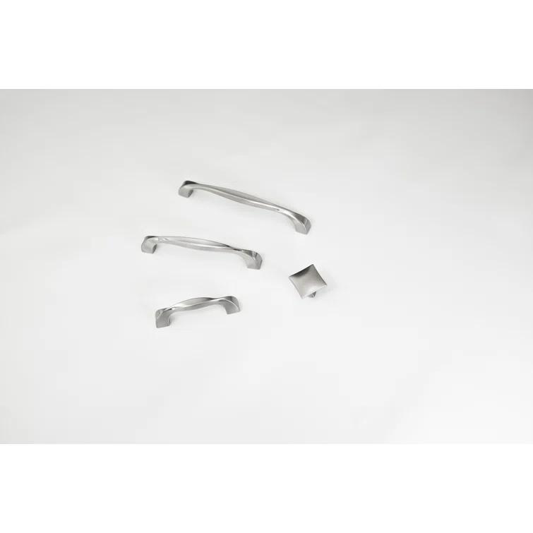 Twist 1 1/4" Length Square Knob