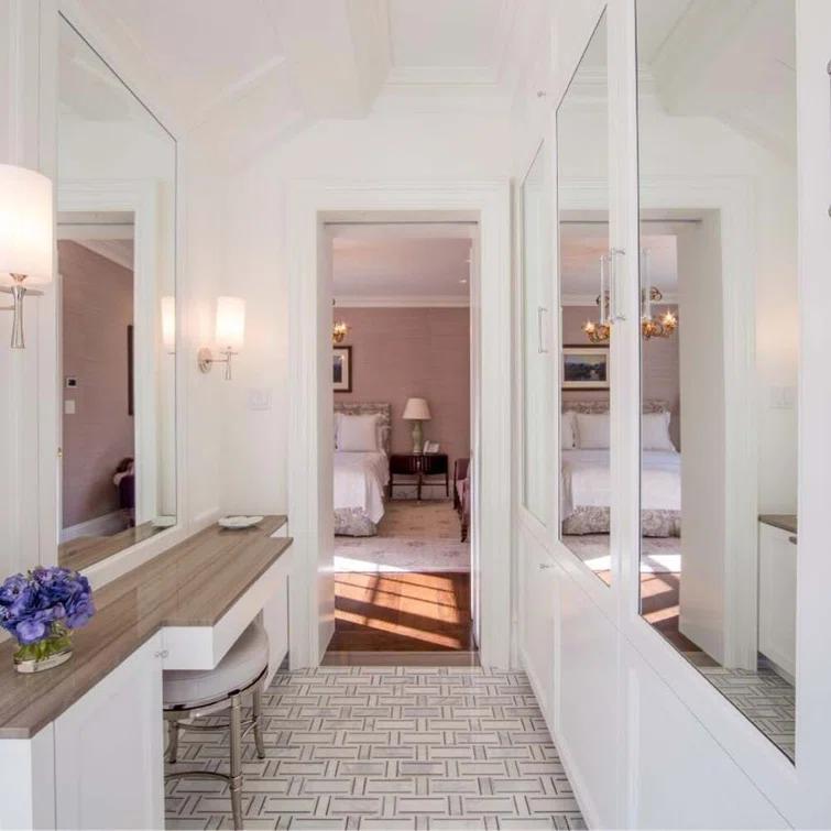 Mingle Random Sized Marble Basketweave Mosaic Wall Tile