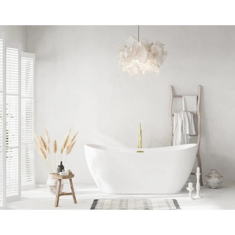 67 Inch Bathtub in Glossy White with Trim
