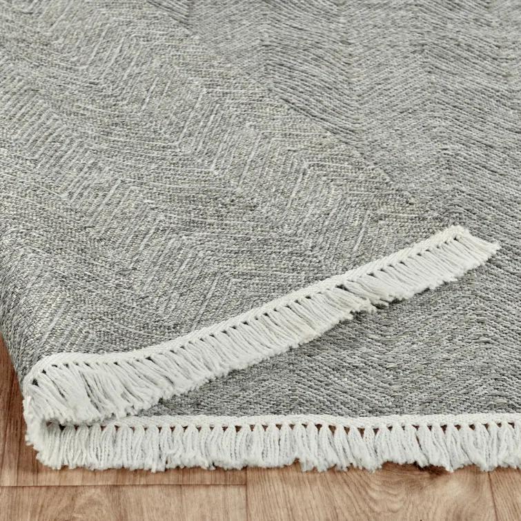 Stone Gray Handwoven Chevron Medium Rug 5'x8' - Reversible & Stain-Resistant