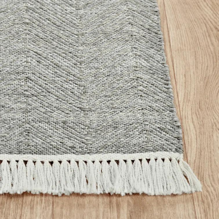 Stone Gray Handwoven Chevron Medium Rug 5'x8' - Reversible & Stain-Resistant