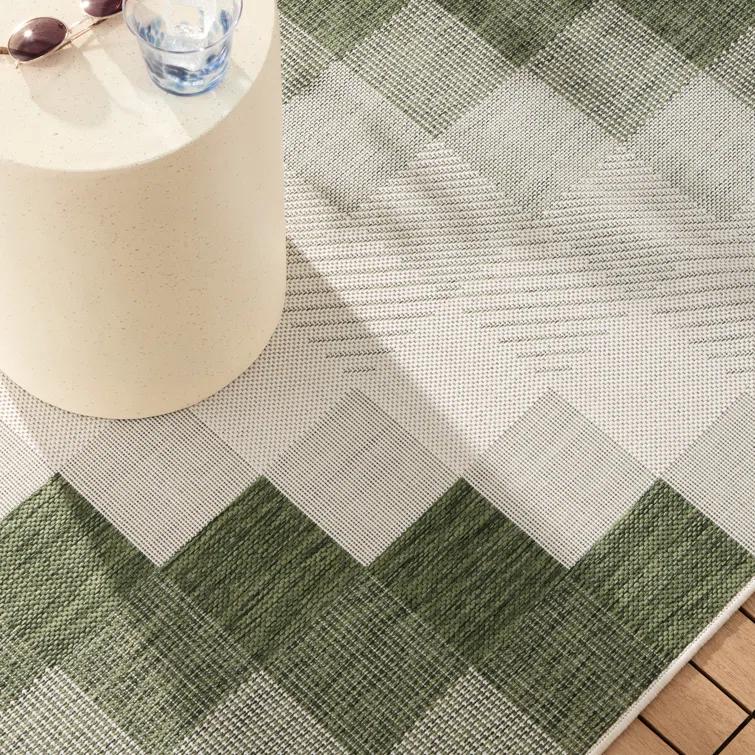 NICOLE MILLER NEW YORK Patio Country Ombre Chevron Outdoor Area Rug, Green/Cream