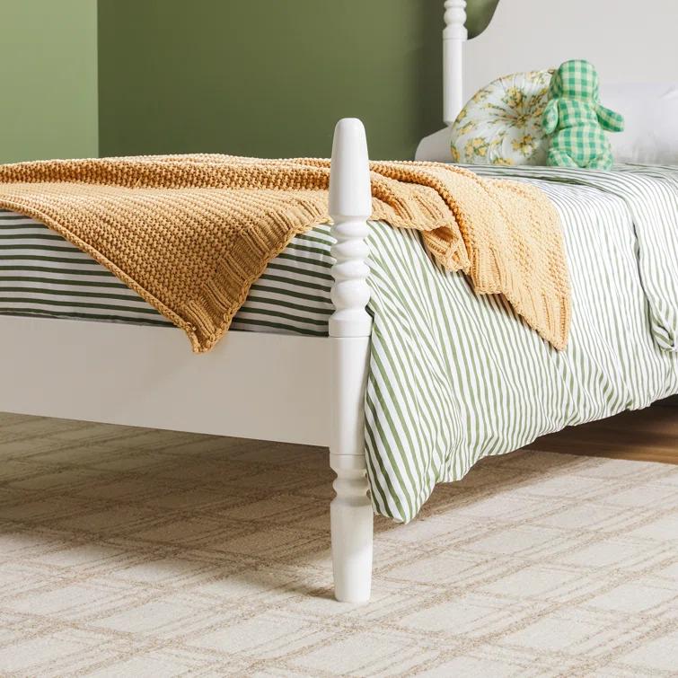 Vivienne Traditional Easy Assembly Solid Wood Twin Spindle Bed