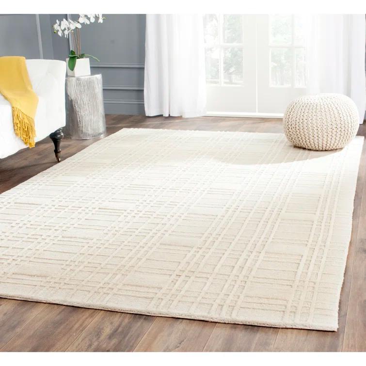 SAFAVIEH Tibetan Abagail Geometric Wool Area Rug, Ivory, 4' x 6'