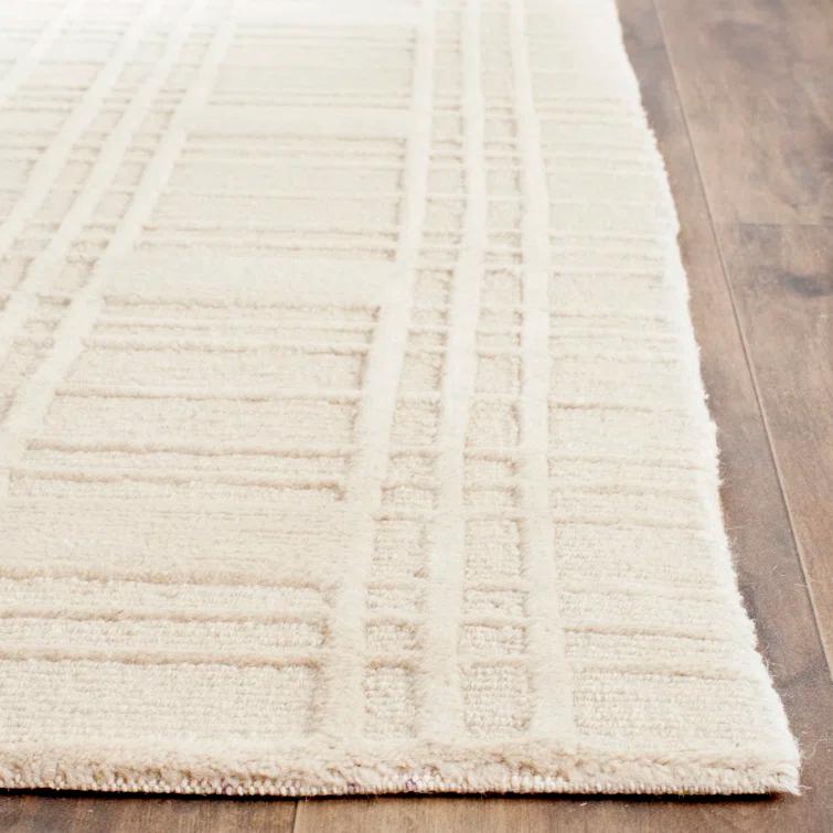 SAFAVIEH Tibetan Abagail Geometric Wool Area Rug, Ivory, 4' x 6'