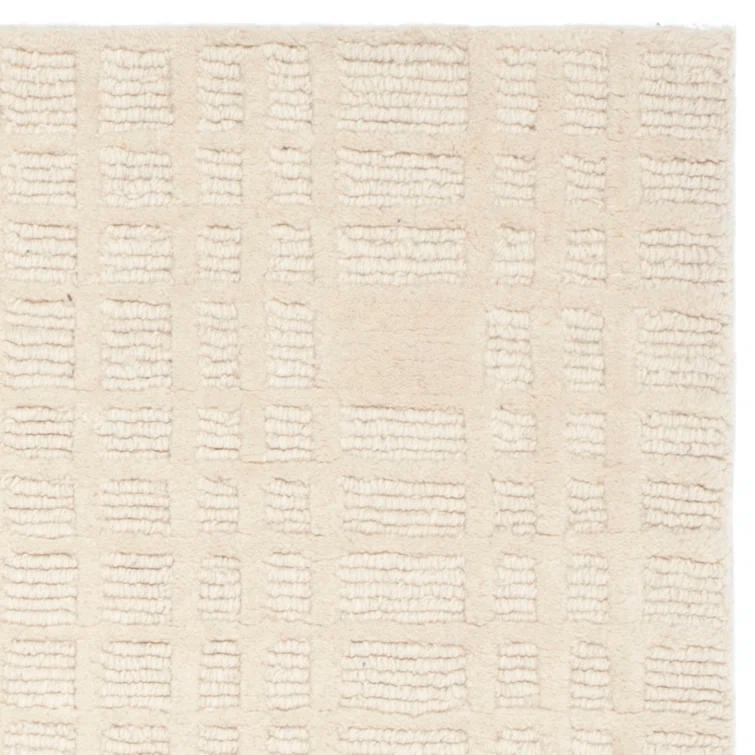 SAFAVIEH Tibetan Abagail Geometric Wool Area Rug, Ivory, 4' x 6'