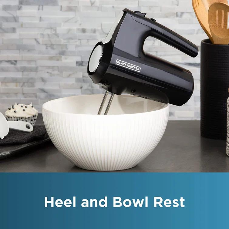 BLACK+DECKER 5 Speed Hand Mixer