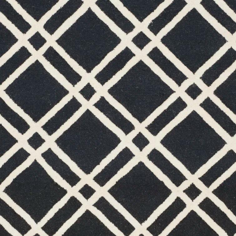 Deedgra Hand Tufted Wool Geometric Rug