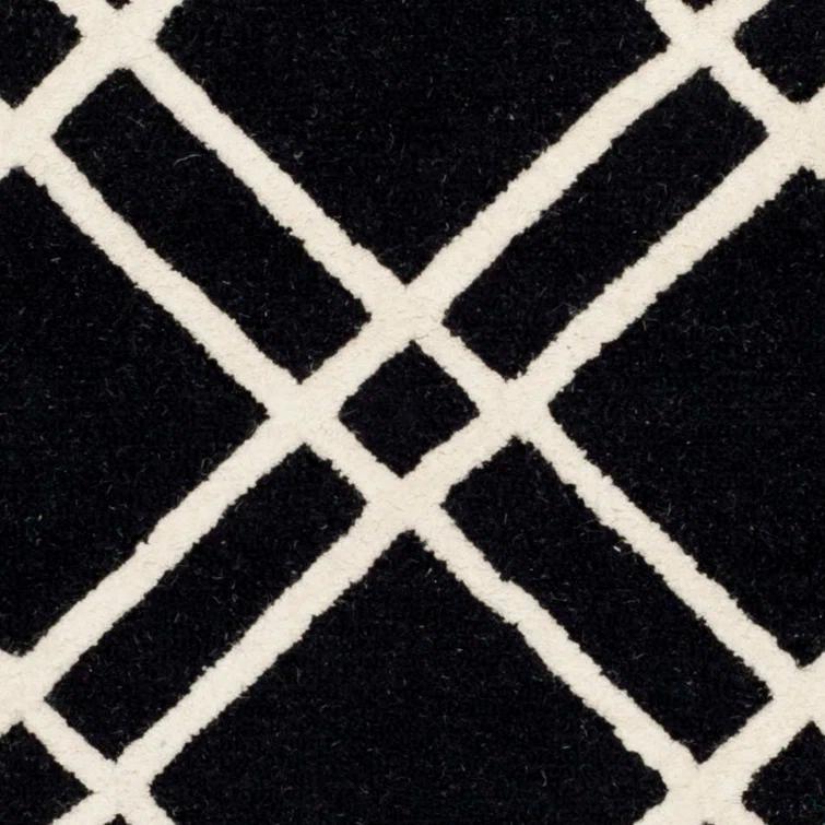Deedgra Hand Tufted Wool Geometric Rug