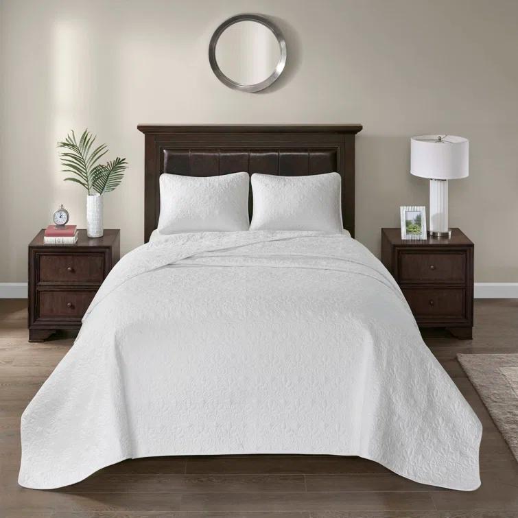 Quebec Reversible Bedspread Set
