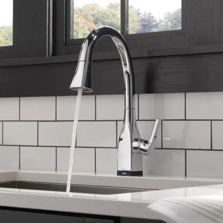 Mateo Pull Down Touch Single Handle Kitchen Faucet with MagnaTite® Docking and Touch2O® Technology
