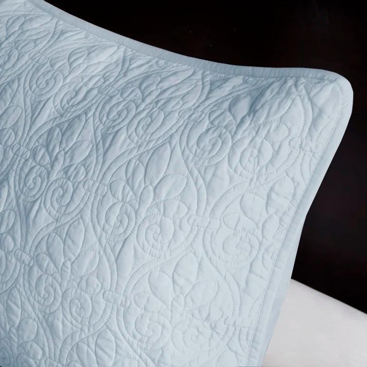 Quebec Reversible Bedspread Set