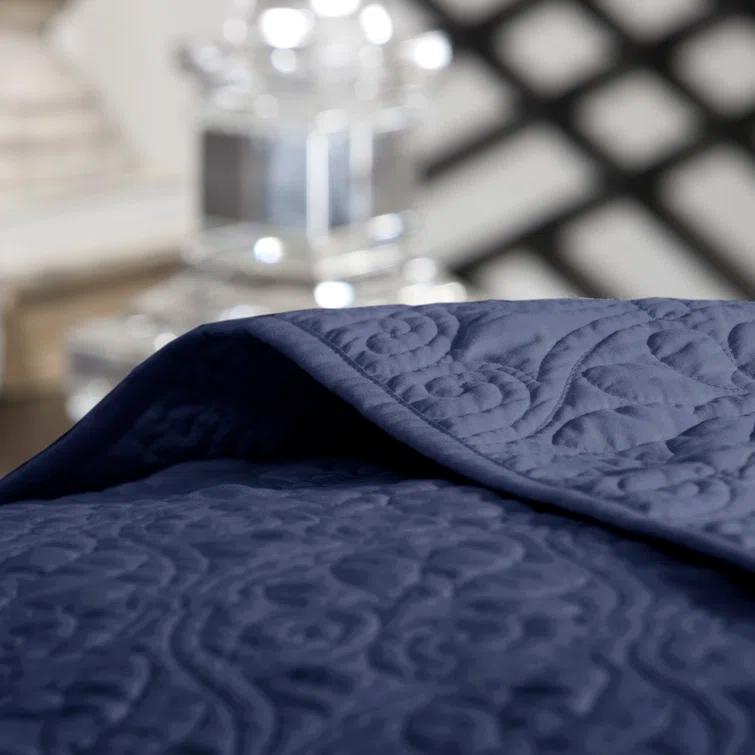 Quebec Reversible Bedspread Set