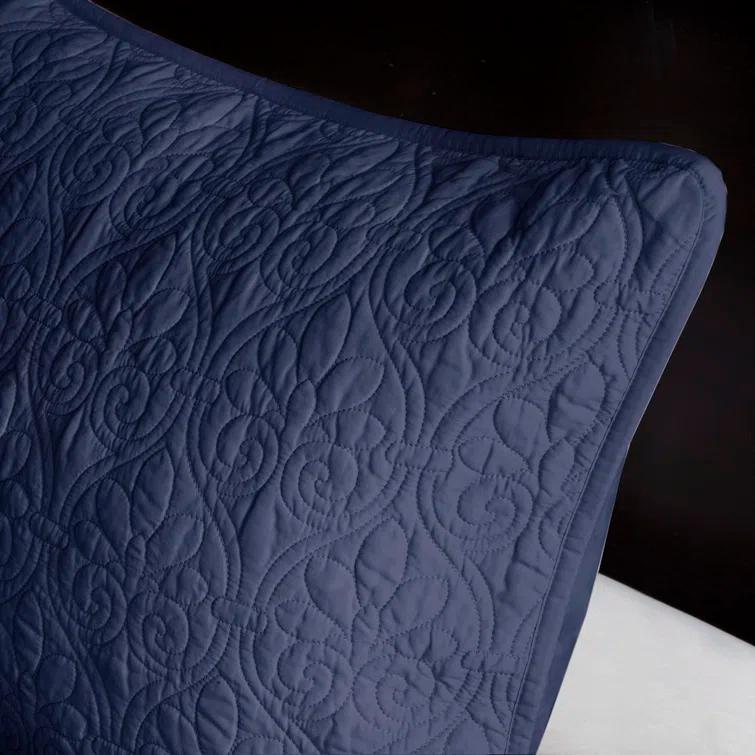 Quebec Reversible Bedspread Set