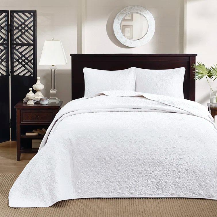 Quebec Reversible Bedspread Set