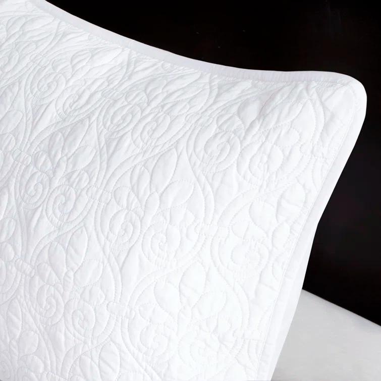 Quebec Reversible Bedspread Set