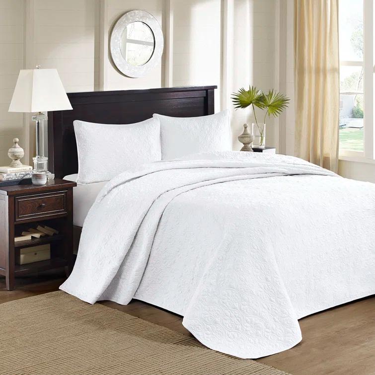 Quebec Reversible Bedspread Set